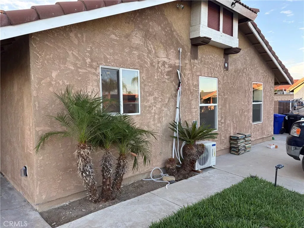Property Photo:  1148 N Elmwood Avenue 02  CA 92376 