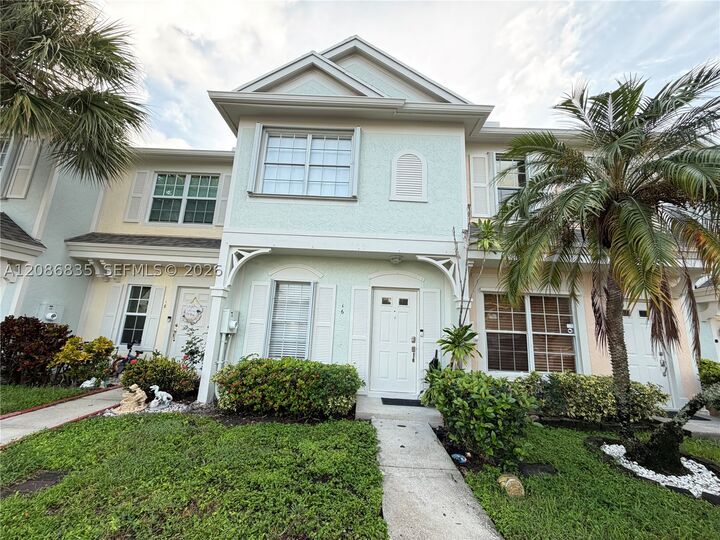 Property Photo: 16 Key West Ct FL 33326