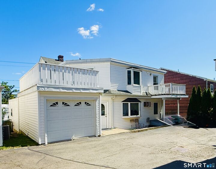 Property Photo: 638 Hope Street 4 CT 06907