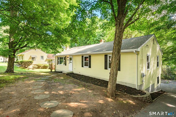 Property Photo:  77 Evergreen Avenue  CT 06518 