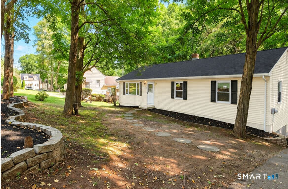 Property Photo:  77 Evergreen Avenue  CT 06518 