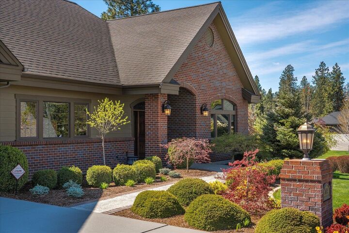 Property Photo:  2104 E Cherrytree Ln  WA 99203 