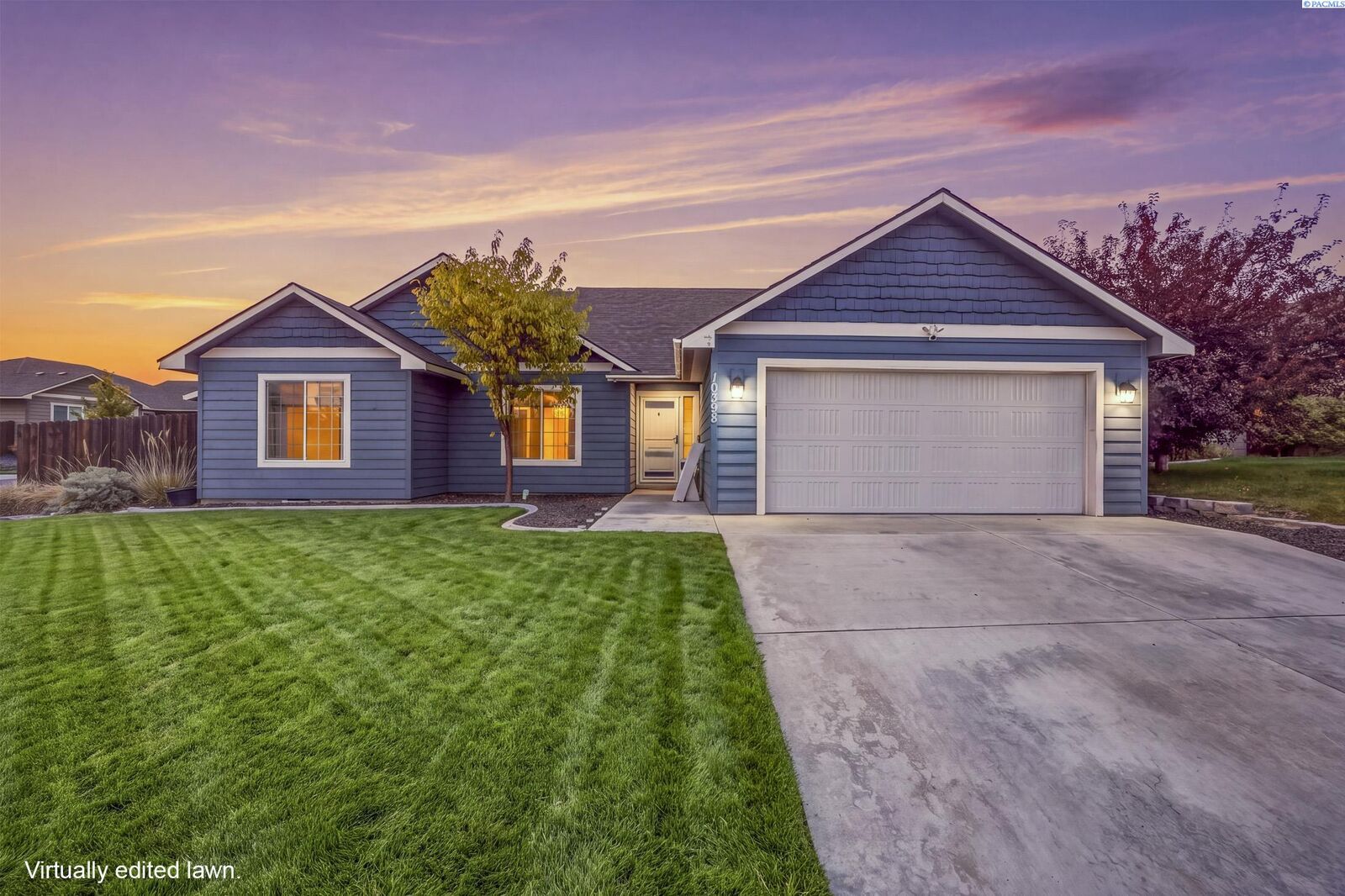 Property Photo:  10398 W 18th Pl  WA 99338 