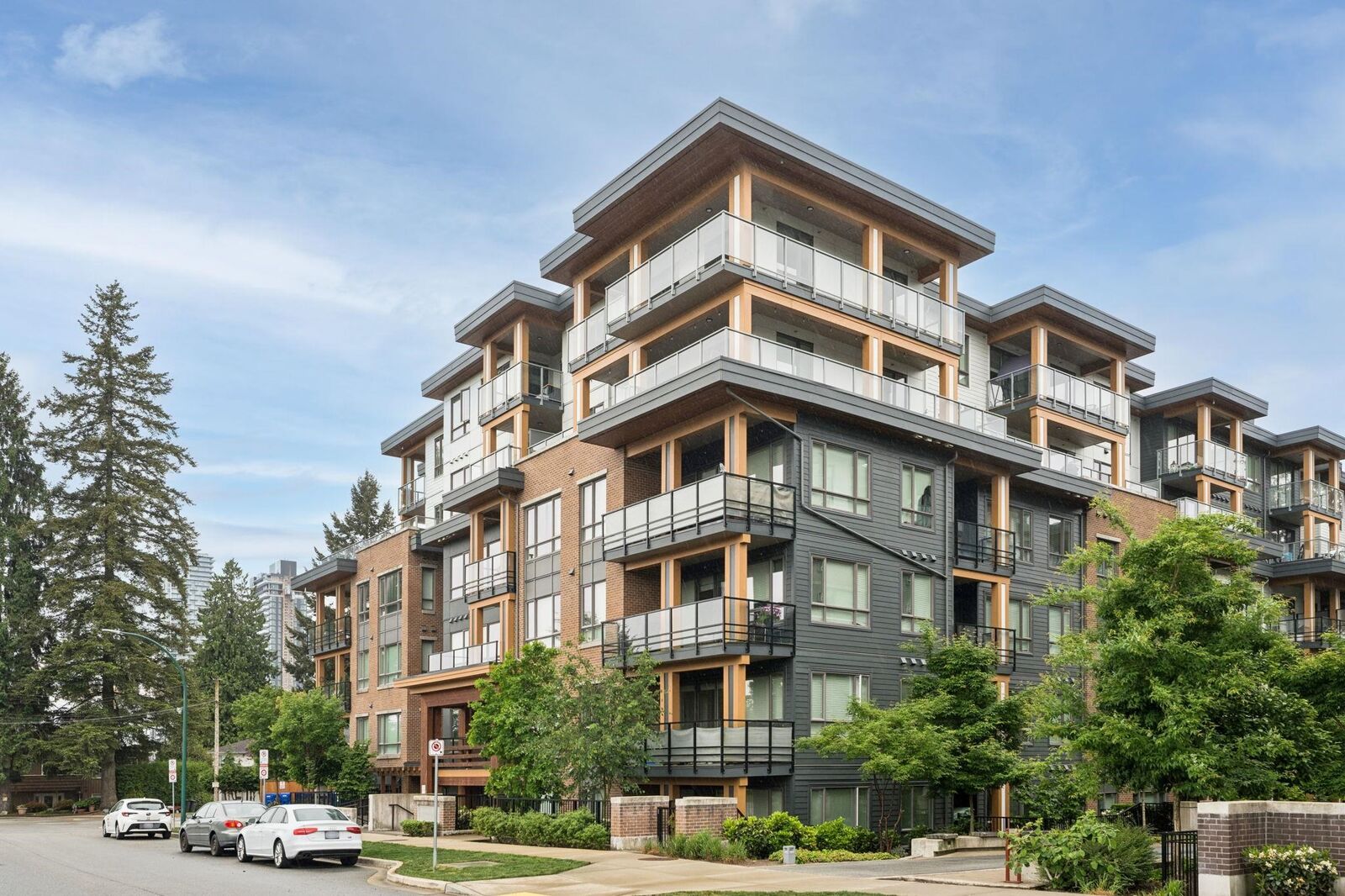 Property Photo: 721 Anskar Court 612 BC V3J 0L4