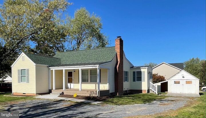 Property Photo: 573 Fairfax Pike VA 22655