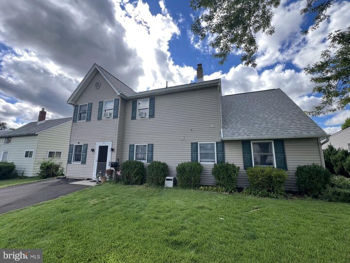 Property Photo:  47 Neptune Lane  PA 19054 