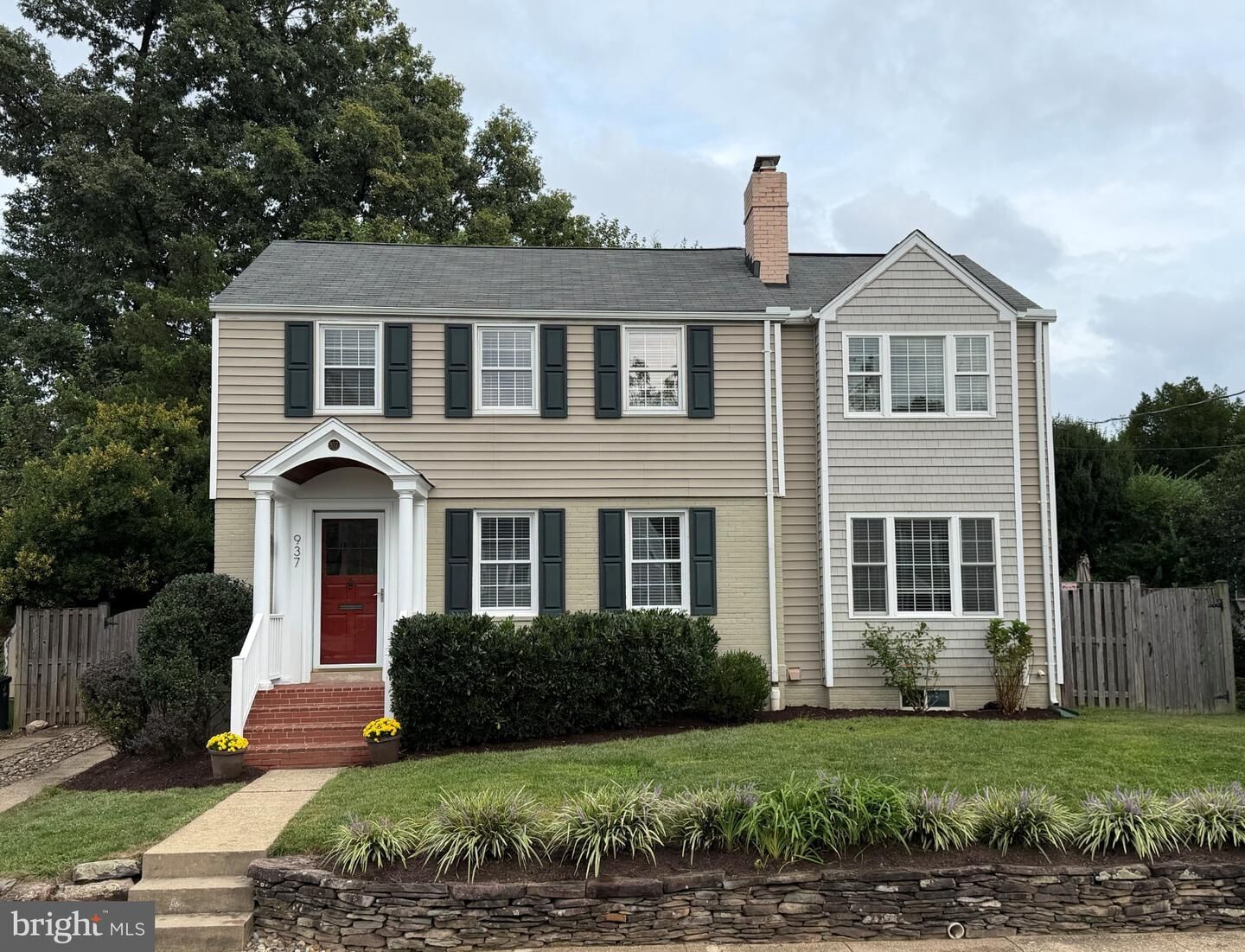 Property Photo:  937 N Lebanon Street  VA 22205 