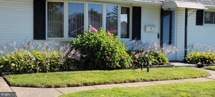 Property Photo:  7 Junewood Drive  PA 19055 