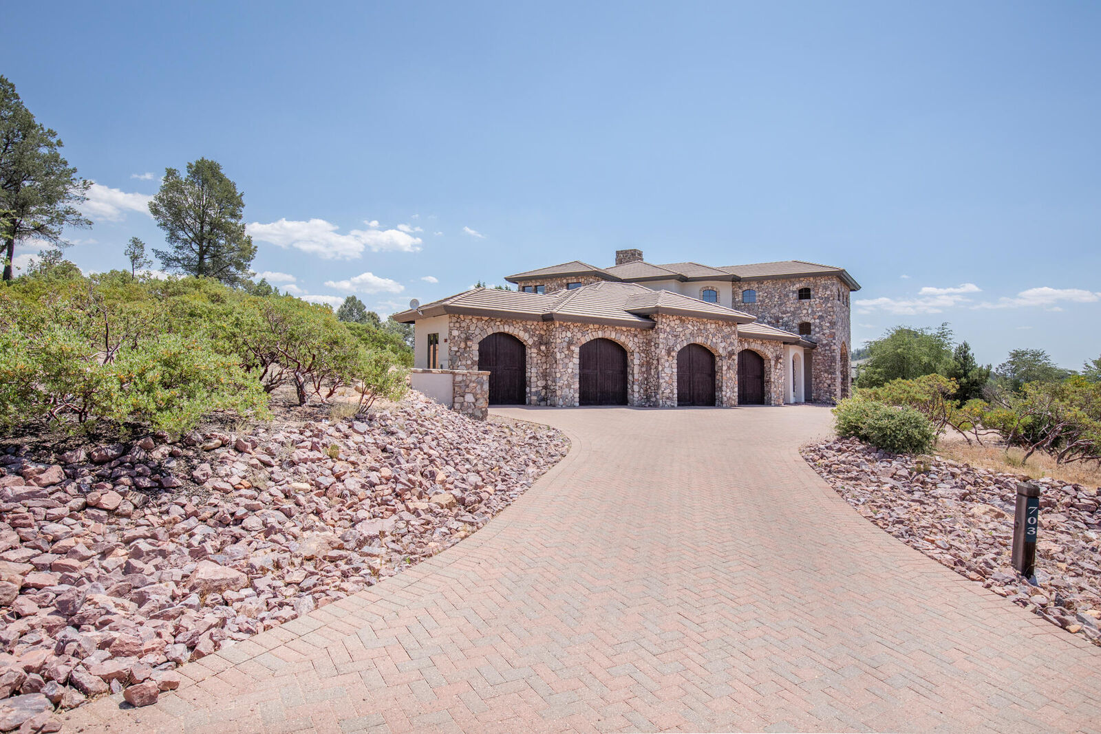 Property Photo: 703 S Shady Glade AZ 85541