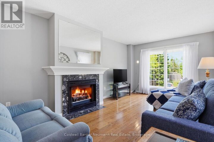 Property Photo:  941 Gordon Street 49  ON N1G 4R9 