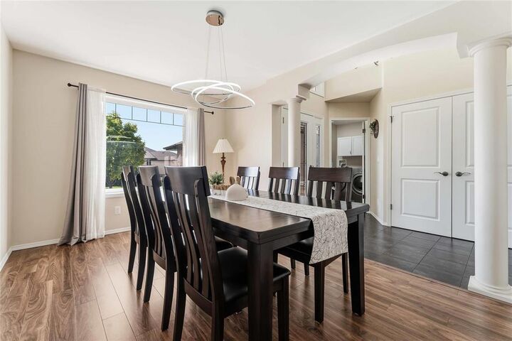 Photo de la propriété:  280 Southview Crescent  MB R3Y 0E6 