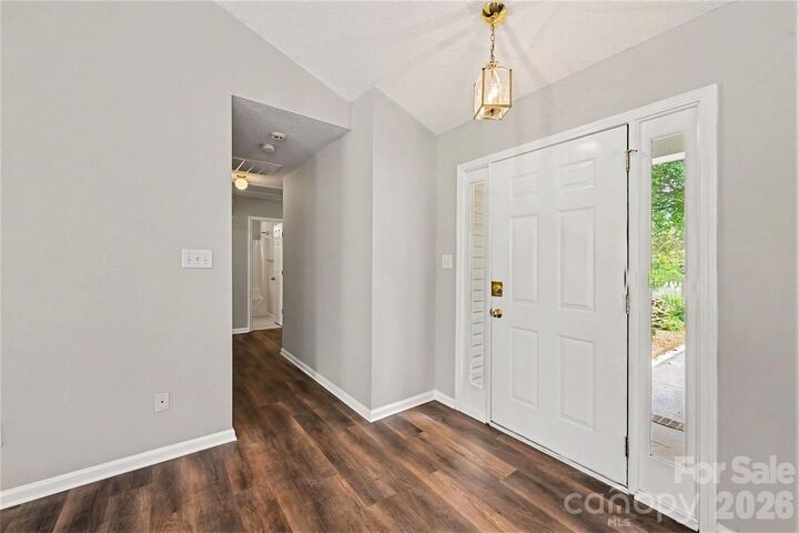 Property Photo: 104 S Willow Court NC 28120