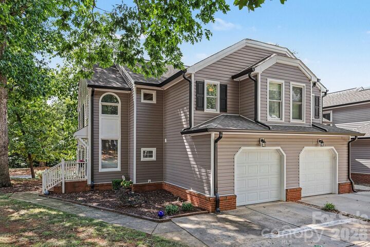 Property Photo:  8609 Fox Chase Lane  NC 28269 
