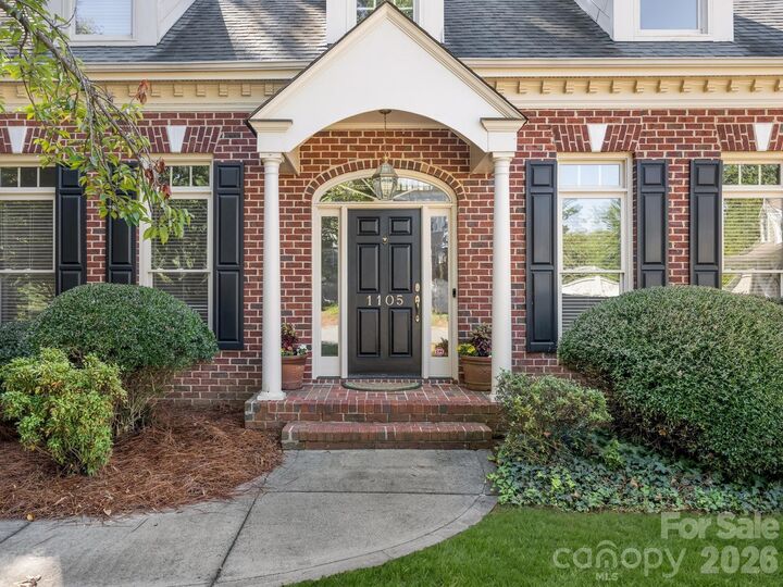 Property Photo:  1105 Randolph Oaks Court  NC 28211 