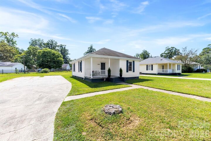 Property Photo:  1525 Perfection Avenue  NC 28012 