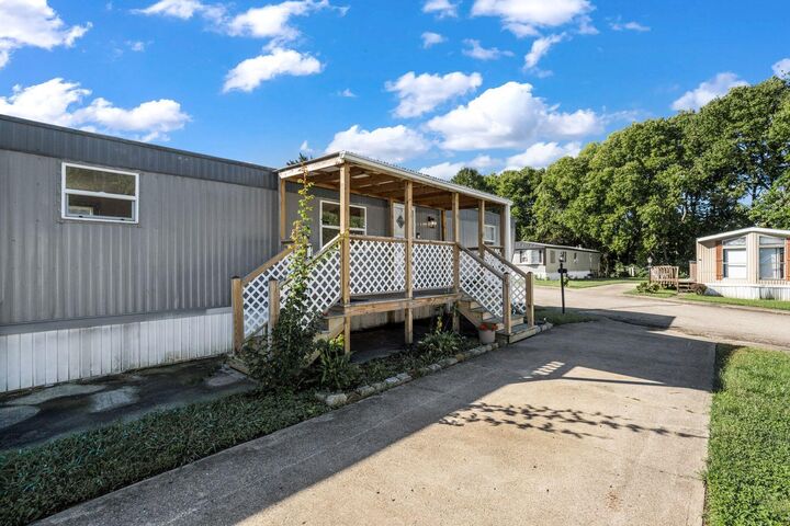 Property Photo: 309 Mace Drive OH 43113