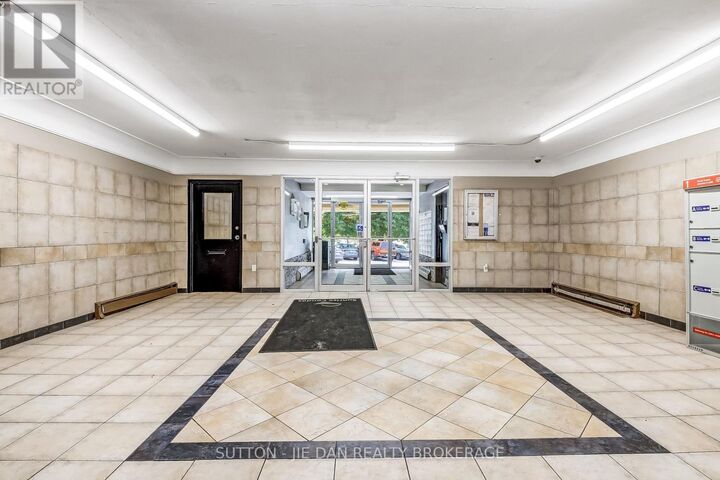 Property Photo:  583 Mornington Avenue 605  ON N5Y 3E9 