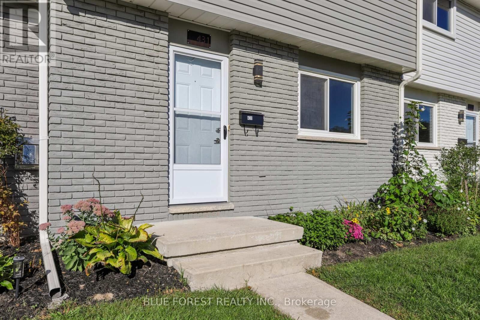 Property Photo:  431 Griffith Street  ON N6K 2S3 