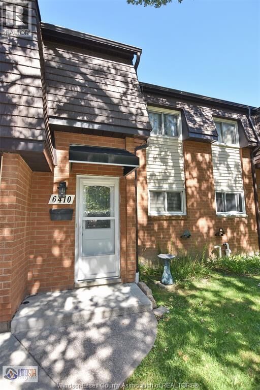 Property Photo:  6410 Thornberry Crescent  ON N8T 2W9 