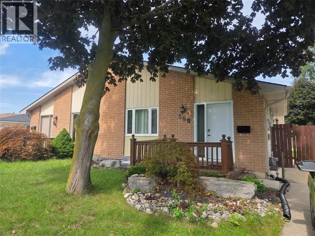 Property Photo:  899 Prestwick Crescent Rm#3  ON N7S 4J6 
