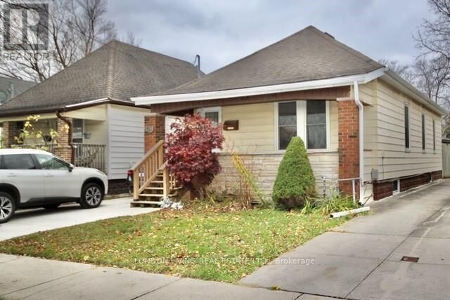 Property Photo:  429 Burbrook Place  ON N5W 4B5 