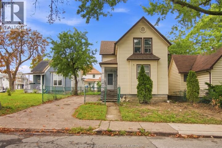 Property Photo:  377 Parent  ON N9A 2B7 
