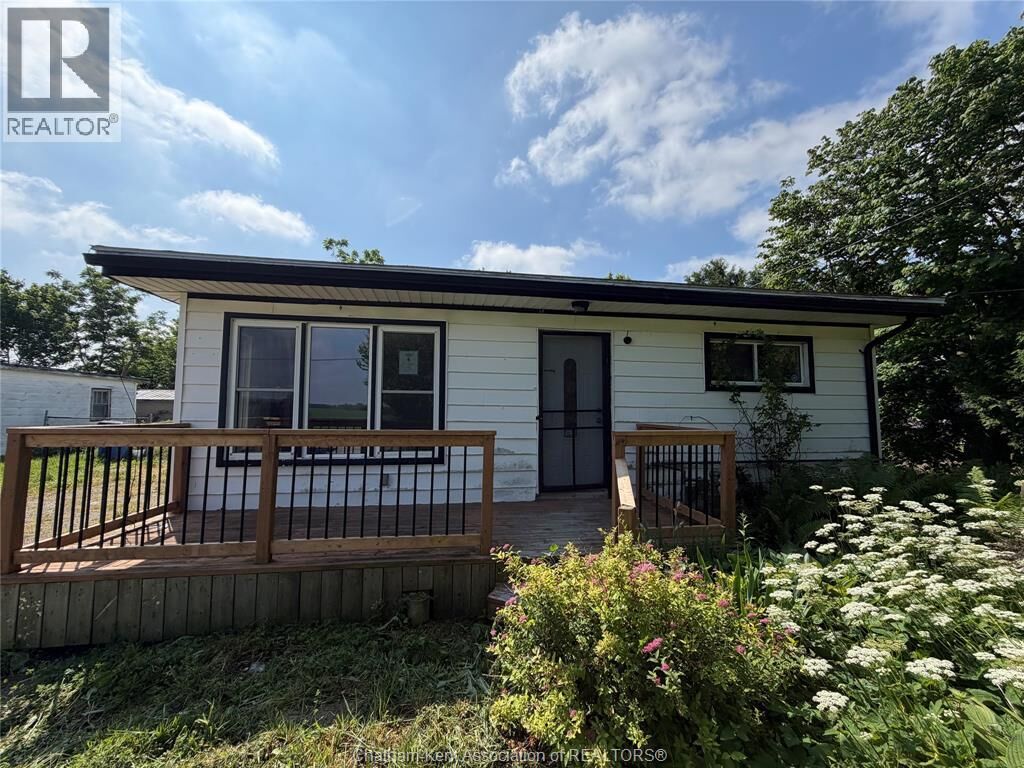 Property Photo:  656 McNaughton Avenue East  ON N7L 0E4 