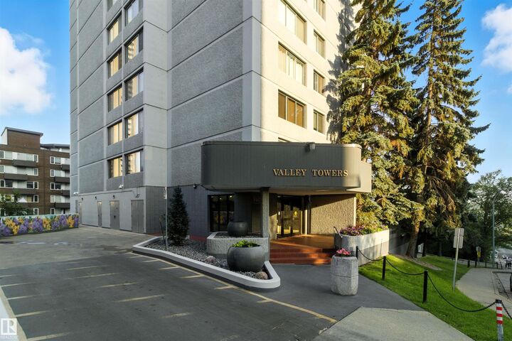 Property Photo: 9923 103 Street NW 2202 AB T5K 2J3