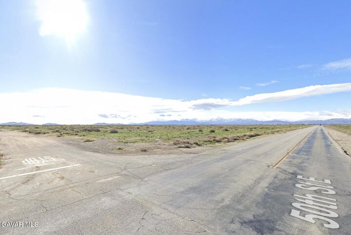 Property Photo:  Vic Avenue I12 52 Ste Street  CA 93535 