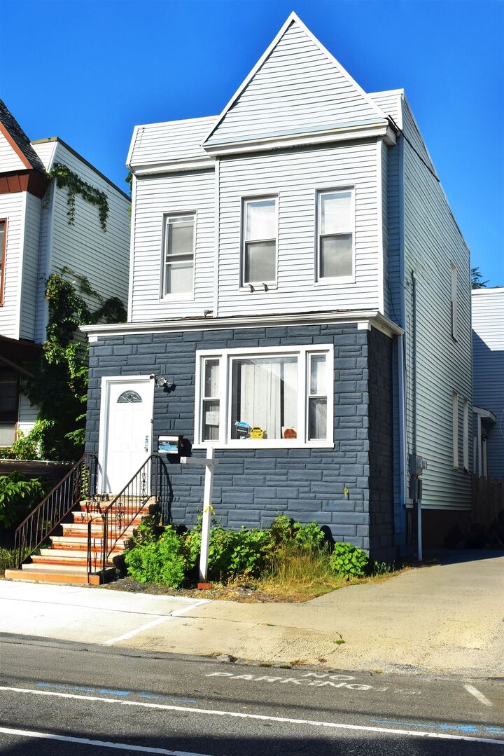 Property Photo:  138 Bayview Ave  NJ 07305 