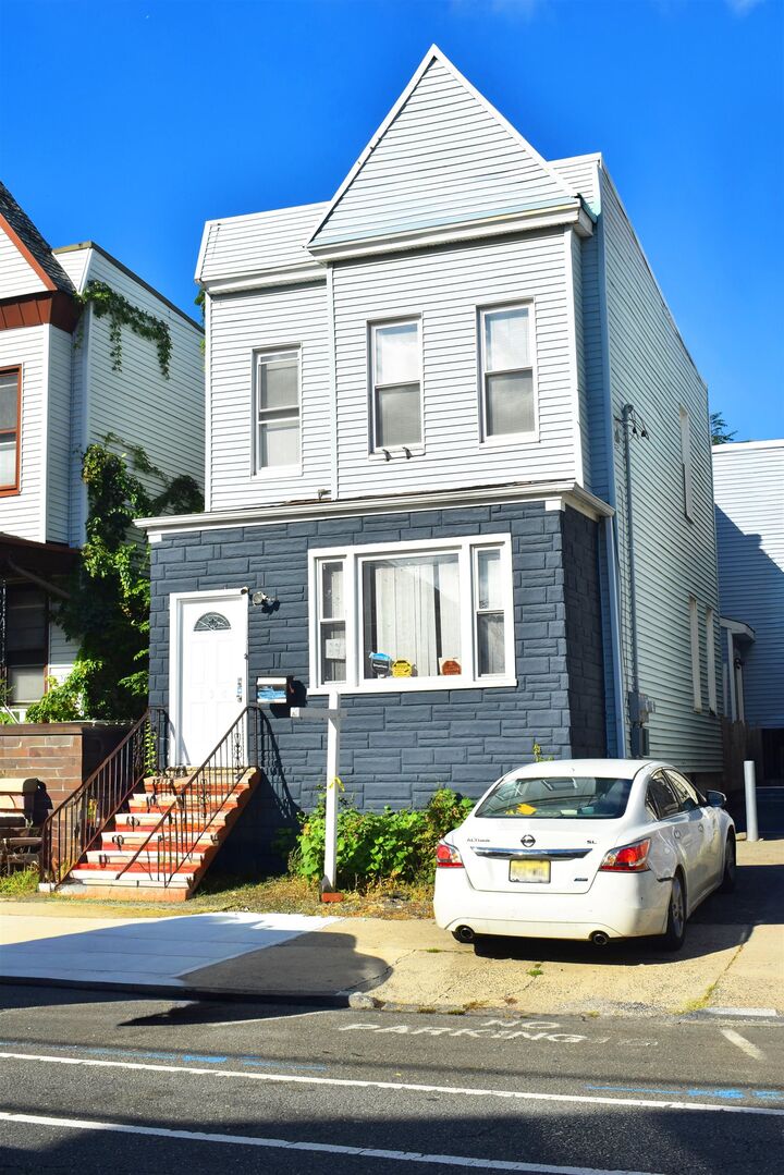 Property Photo:  138 Bayview Ave  NJ 07305 