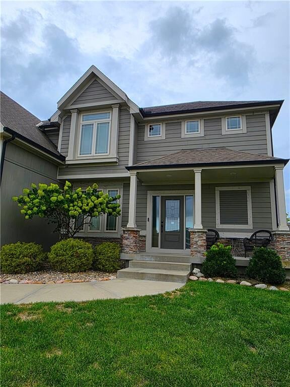 Property Photo:  400 Yolanda Circle  MO 64060 