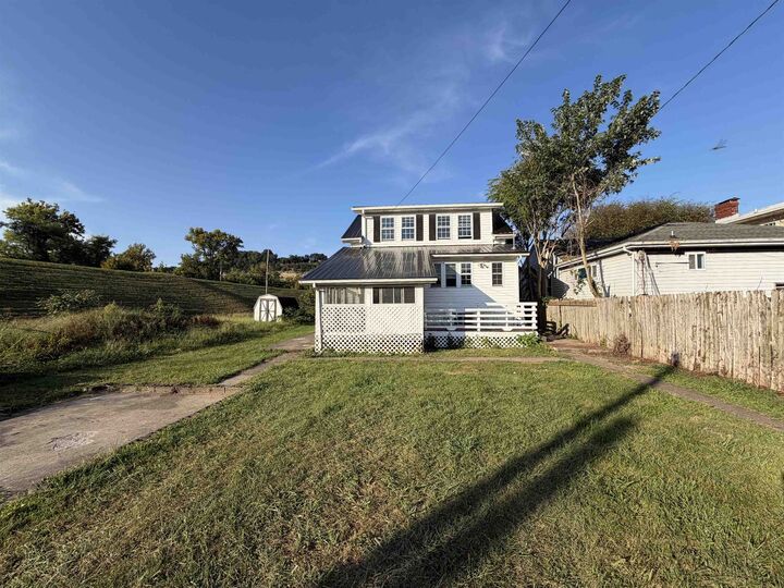 Property Photo:  1310 North Third St  OH 45638-1773 