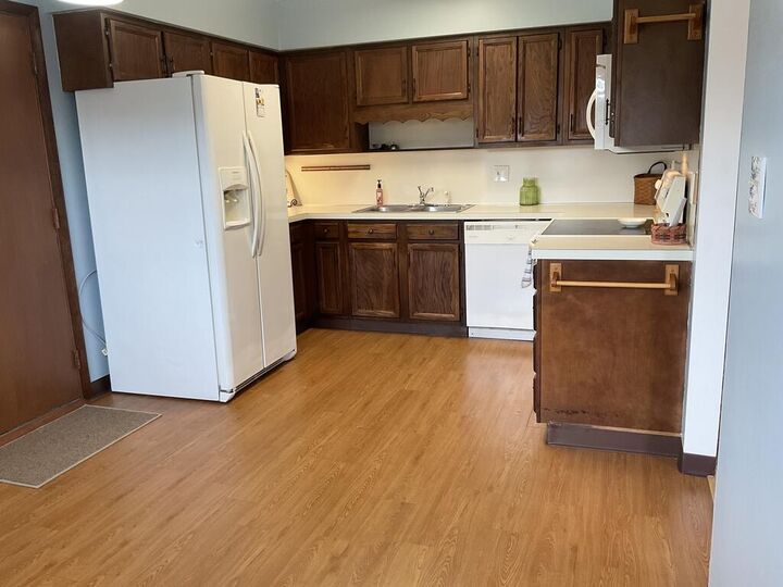 Property Photo:  1711 Olive Ct  OH 44805 