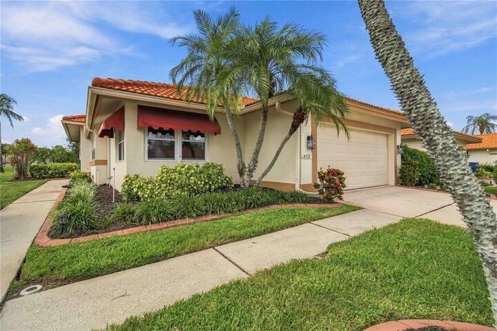 Property Photo: 4712 Peridia Boulevard E FL 34203