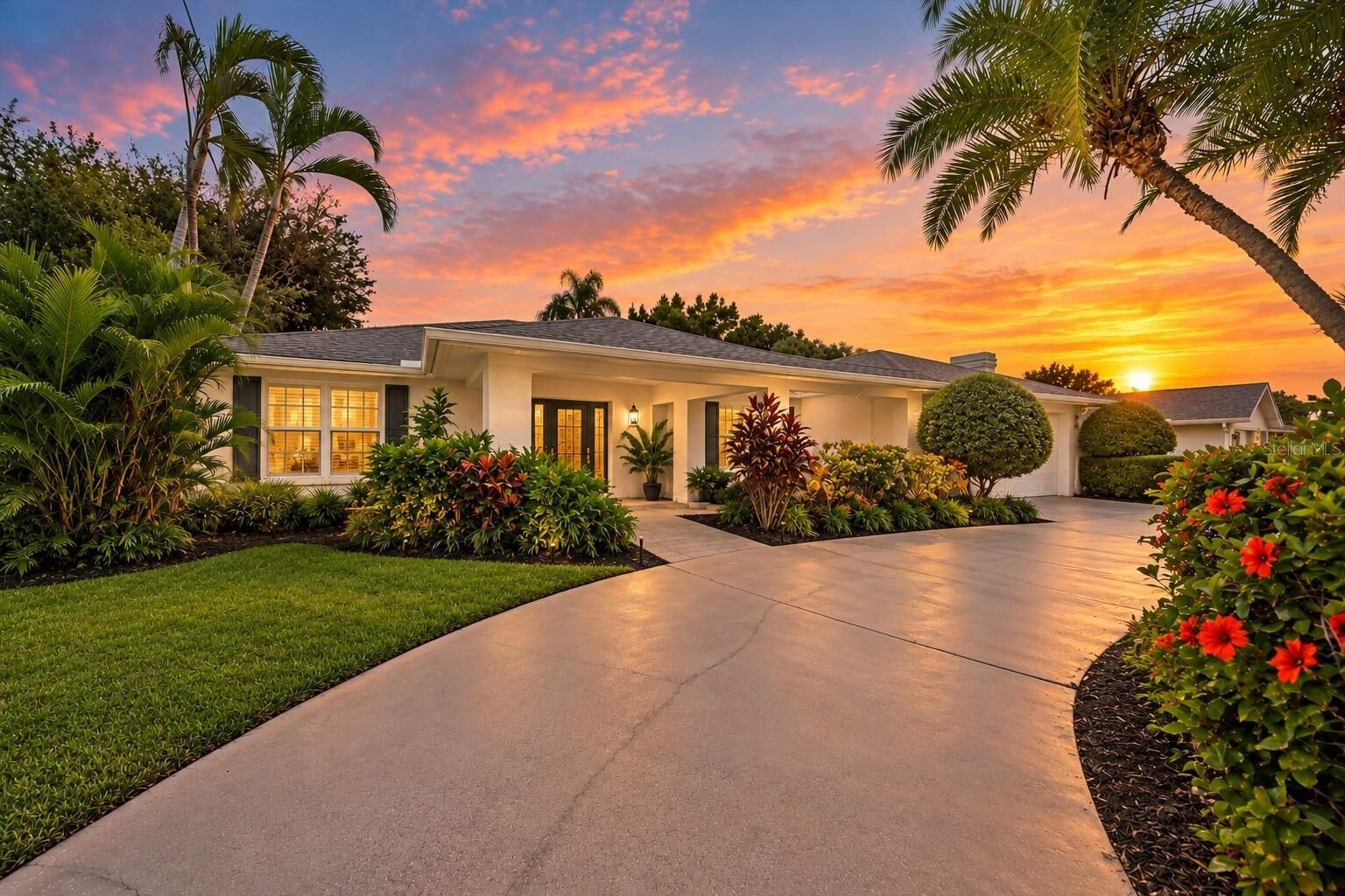 Property Photo: 6840 Country Lakes Circle FL 34243