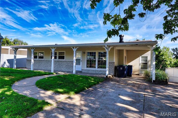 Property Photo:  563 Apex Drive  MO 63126 