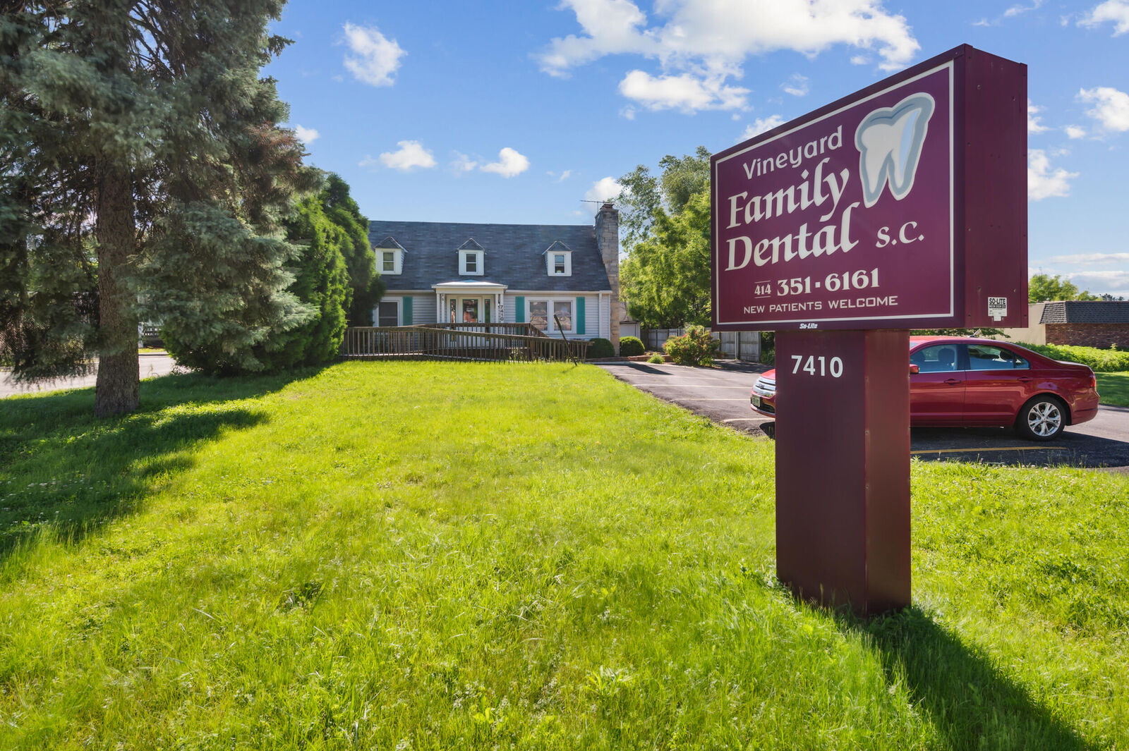 Property Photo: 7410 N Teutonia Ave WI 53209