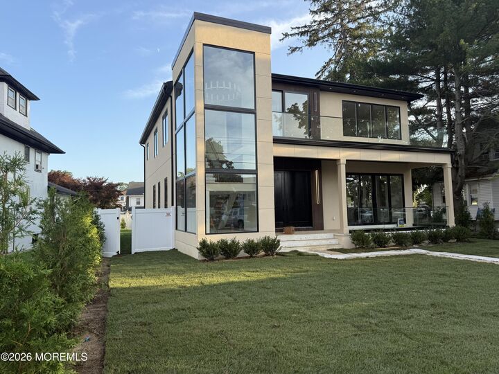 Property Photo:  5 Royal Place  NJ 07740 