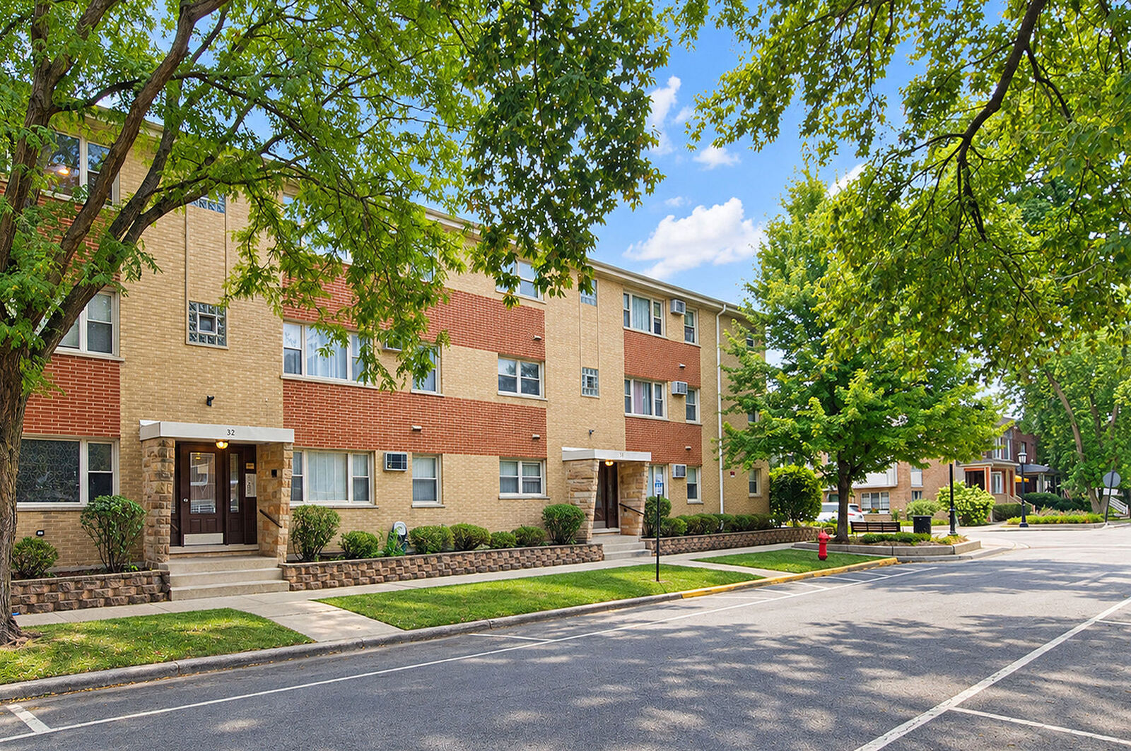 Property Photo:  38 Elgin Avenue B6  IL 60130 