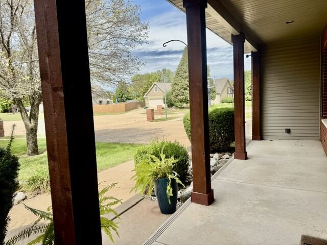 Property Photo:  126 Parkside Court  IL 61348 