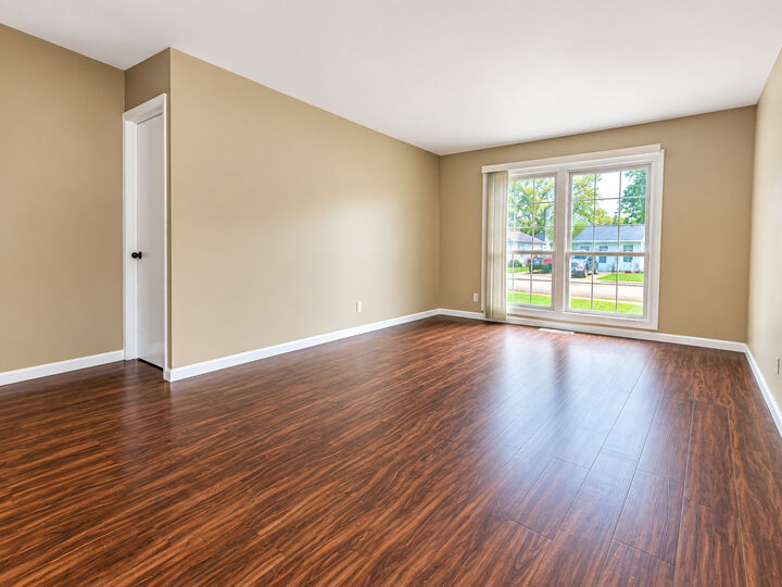 Property Photo: 147 Birch Street IL 60110