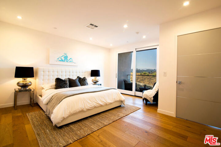 Property Photo:  1015 Figueroa Terrace 22  CA 90012 