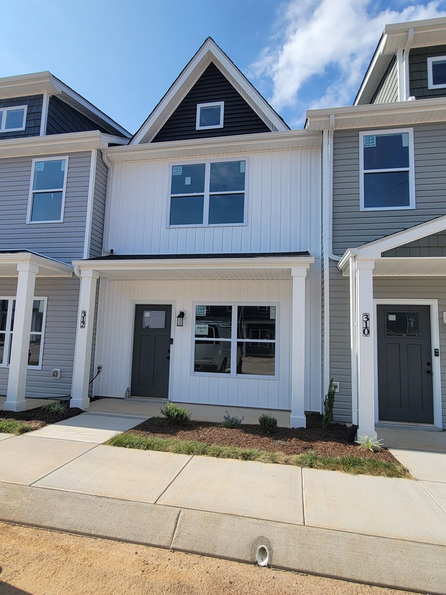 Property Photo:  312 Front Ridge Cir  TN 37040 