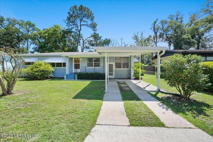 Property Photo: 3216 Lansdell Drive FL 32208