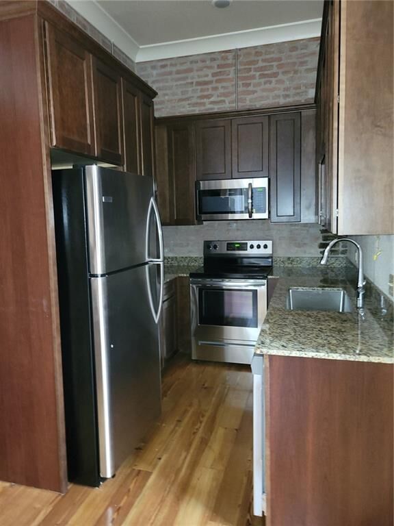 Property Photo:  628 Toulouse Street 2  LA 70130 