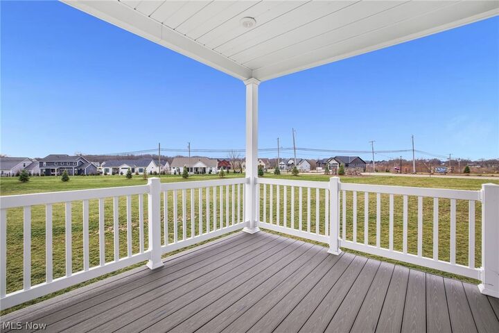 Property Photo: 506 Meadow Trail SW OH 44632