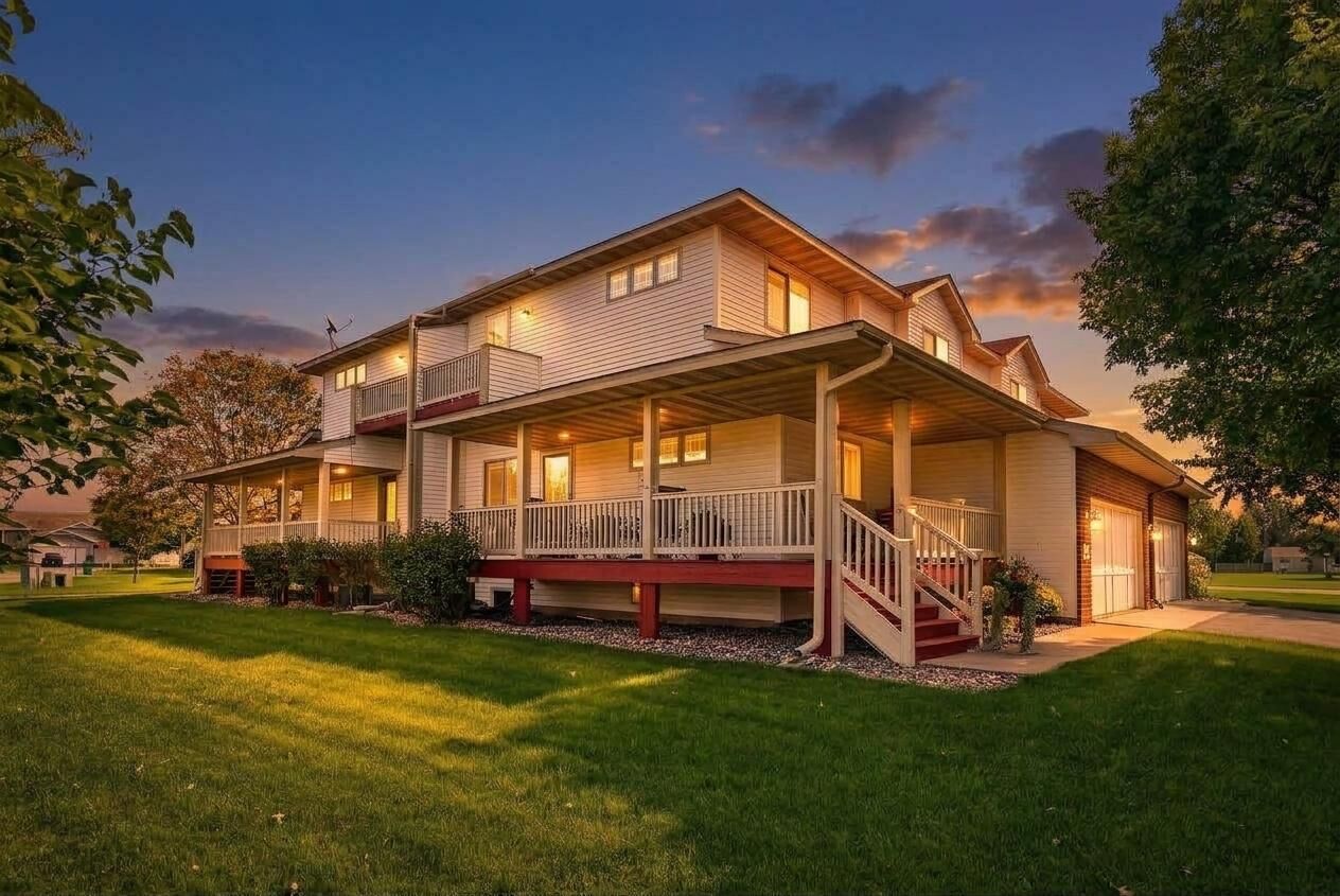Property Photo:  8600 Tessman Circle N  MN 55445 
