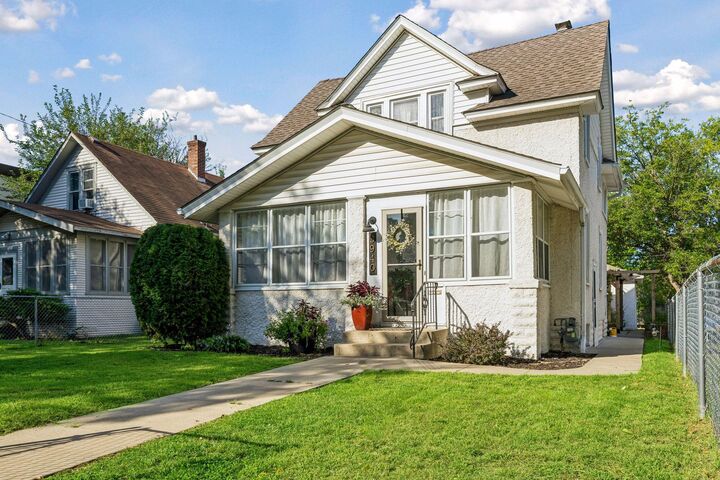 Property Photo:  3940 Oakland Avenue  MN 55407 