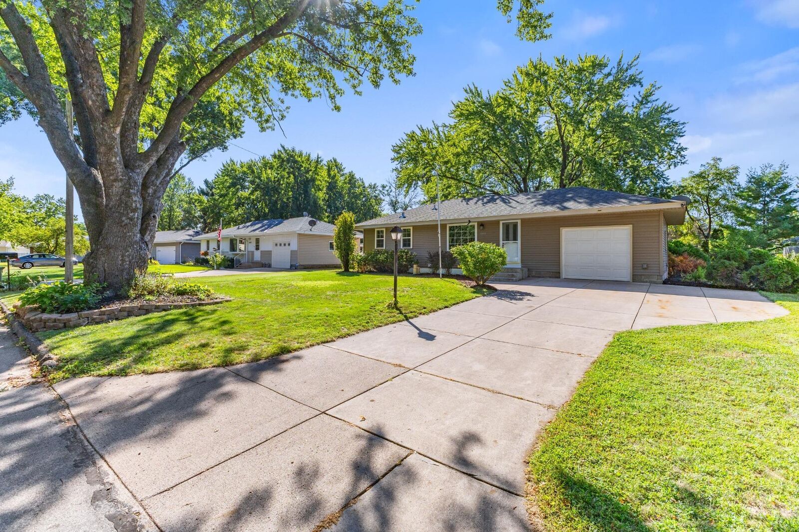 Property Photo:  10913 Washington Street NE  MN 55434 